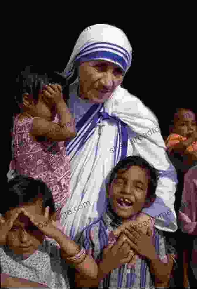 Mother Theresa Smiling And Holding A Child A Mother S Rule Of Life: How To Bring Free Download To Your Home And Peace To Your Soul