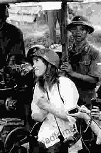 Aid And Comfort : Jane Fonda In North Vietnam